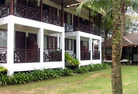Duta Sands Beach Resort Kuantan Exteriör bild